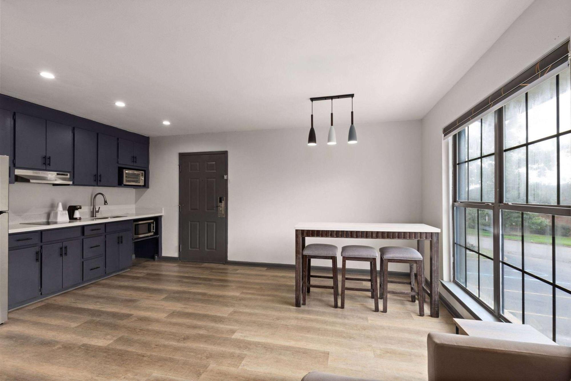 Ramada By Wyndham Studio Suites Dothan Exterior foto