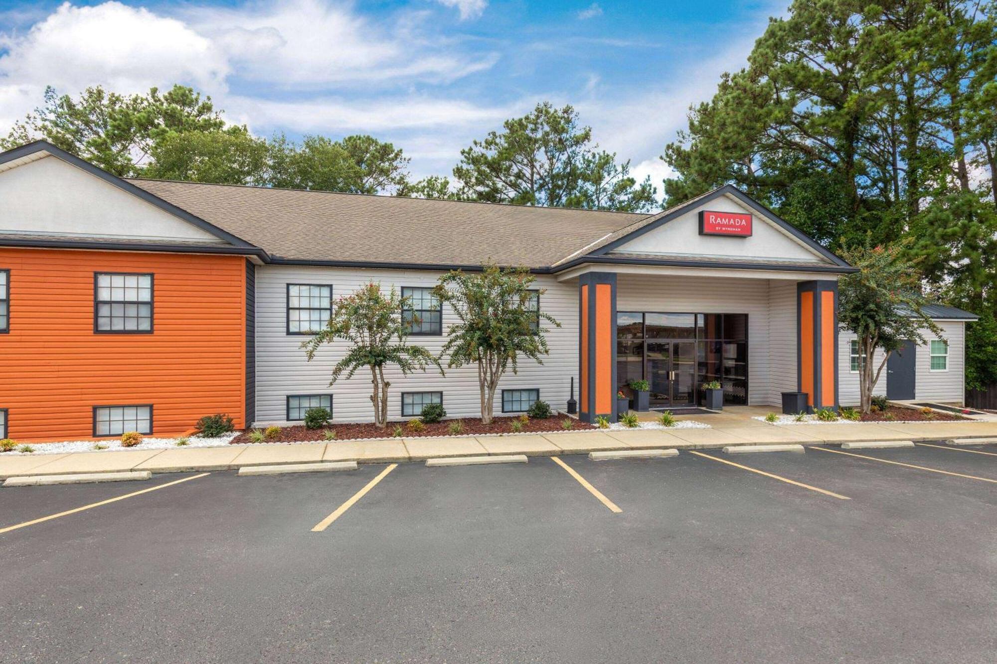 Ramada By Wyndham Studio Suites Dothan Exterior foto